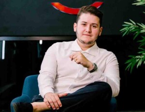 Carlos Nepomuceno Jr, CEO do grupo FNP: A conscientização e a ação efetiva em relação ao descarte de resíduos e ao uso de materiais sustentáveis são passos fundamentais para um futuro mais verde e responsável."