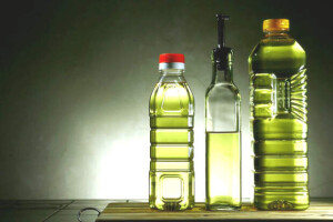 Em resposta ao descarte inadequado de óleo de cozinha, uma rede de fast food firmou uma parceria para a coleta de óleo usado, transformando-o em biodiesel, sabão, tintas e outros produtos.(Divulgação)