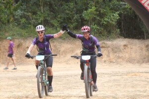 Além da competição esportiva, o evento promove ações de responsabilidade social e geração de renda na comunidade local. (Divulgação / Desafio Latitude 12)