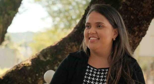Hoje com 27 anos, a transplantada Samara Becker iniciou sua luta em 2014, quando vieram os primeiros sintomas, ainda residindo no estado de Rondônia. (Divulgação - Fundação Pró-Rim)