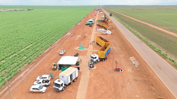 Numa área aberta de 30 mil metros quadrados na fazenda Campo Bom/GO, a feira substituiu o tradicional formato de “dias de campo” por uma proposta mais abrangente e interativa. (Divulgação CerradinoBio)
