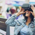 Com o aumento da popularidade de dispositivos como óculos de realidade virtual e carros inteligentes, empresa amplia soluções de segurança, protegendo apps em diversas plataformas móveis. (Petar Chernaev - IStock)