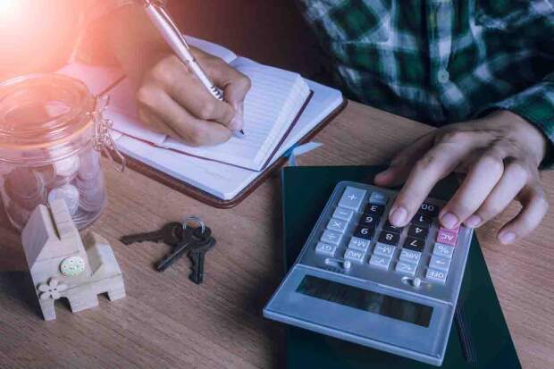 O Dieese estima que 92,2 milhões de brasileiros serão beneficiados com o 13º, um valor médio de R$ 3.096,78 para cada pessoa. Ao Estado da Bahia serão repassados R$ 13 bilhões, benefício médio de R$ 2.352,67 para cada baiano. (Foto: Divulgação)