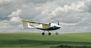 Com o objetivo de reduzir os custos dos agricultores, a aeronave expande sua presença no mercado brasileiro. Synerjet planeja vender 20 unidades em 2025. Fotos:  Pyka – Synerjet / Flickt