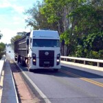 Cerca de 60% do transporte de cargas no país é feito por rodovias, mas o investimento nesse modal é insuficiente para suprir a demanda. (Divulgação)