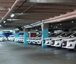 Reforma tributária pode trazer impactos significativos no bolso dos proprietários de automóveis; atualmente, os gastos com automóvel consomem até 20% da renda familiar anual para 56% da população. (Divulgação V1)