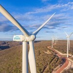 Entre os estados com maior potência instalada em 2024, os destaques foram Minas Gerais, Bahia e Rio Grande do Norte. As 121 centrais eólicas instaladas, geram 4.260,57 MW; e desse total, 2.408,67 MW são produzidos na Bahia. Foto: Divulgação.
