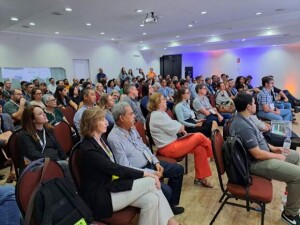 Evento contou com 170 congressistas, que acompanharam as mais recentes informações de 22 palestrantes sobre os desafios sanitários. (Foto: divulgação FACTA)