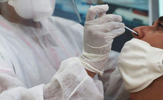 Trabalho desenvolvido por pesquisadores da PUCPR e de universidade australiana estudou amostras de pacientes que foram a óbito em decorrência da COVID-19. (FOTO: Kássio Morães/ FVS-RCP)