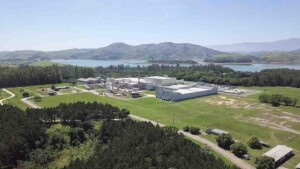 O material encontra-se atualmente armazenado na Fábrica de Combustível Nuclear (FCN). (Foto: INB Fábrica de Combustível Nuclear Resende / Divulgação)