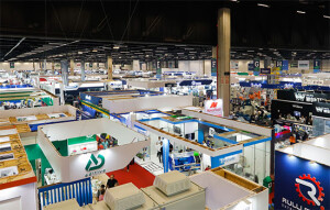 Com expectativa de receber 57 mil visitantes, a Plástico Brasil 2025 é uma iniciativa da Associação Brasileira da Indústria de Máquinas e Equipamentos (ABIMAQ) e da Associação Brasileira da Indústria do Plástico (ABIPLAST). (Divulgação)