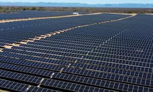 A energia solar fotovoltaica lidera a geração distribuída no Brasil, respondendo por 37,68 GW de potência instalada, e a ABGD projeta crescimento de 25% em 2025. (Divulgação ANNEL).
