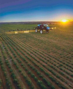 Parceria com CNH permite que o sistema de sensores seja embarcado em pulverizadores direto na concessionária; solução de Inteligência Artificial reduz em até 95% o uso de herbicidas e identifica ervas daninhas mesmo em culturas já desenvolvidas. (Divulgação)