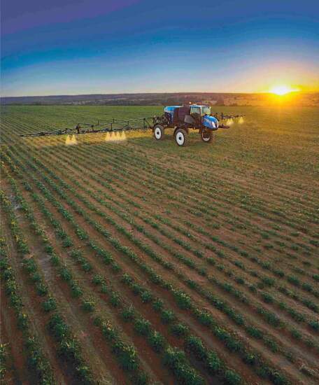 Parceria com CNH permite que o sistema de sensores seja embarcado em pulverizadores direto na concessionária; solução de Inteligência Artificial reduz em até 95% o uso de herbicidas e identifica ervas daninhas mesmo em culturas já desenvolvidas. (Divulgação)