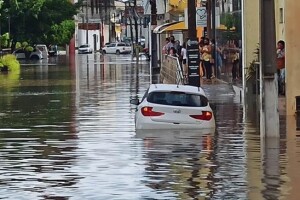 Eventos extremos estão previstos entre esta quarta-feira (30) e sexta-feira (2), especialmente nas regiões de Vitória da Conquista, Itabuna, Recôncavo Baiano e litoral sul do estado. (Foto: divulgação Mídia Bahia)