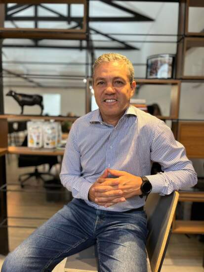 Jorge Nakid – Jogador de bola e agropecuarista produtor de queijo. Divulgação.