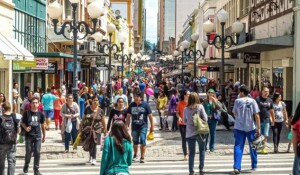 Para o setor produtivo, isso pode representar aumento dos custos trabalhistas, perda de competitividade e impacto direto na geração de empregos, especialmente entre pequenos e médios negócios. (Foto CDL Florianópolis – reprodução)