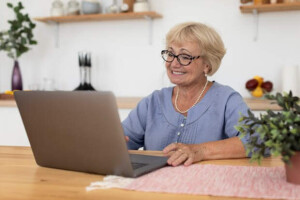 Campanha “Vivência Premiada” garante descontos especiais para quem tem 50 anos ou mais e quer realizar o sonho de ingressar ou retornar para o ensino superior. (Crédito: Divulgação)