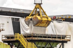 Como alternativa, importadores têm buscado sulfato de amônio, no caso dos nitrogenados, e o TSP e o SSP, quando se trata de fosfatados. (Claudio Neves/Portos do Paraná).