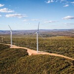“Brasil produz mais energia renovável do que consegue consumir, chegando a desligar usinas diariamente para equilibrar o sistema” - os Datacenters - grandes consumidores de eletricidade - podem transformar esse excedente em oportunidade. (Pesquisa Google - Energia renovável / reprodução)