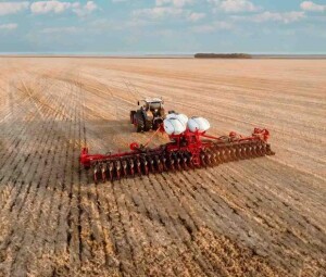 Com a população mundial em crescimento, a oferta global de alimentos terá de saltar de 1,8 bilhão para 3,1 bilhões de toneladas até 2050, sem que a expansão da fronteira agrícola avance sobre florestas ou áreas de preservação.  (Divulgação Crucianelli)