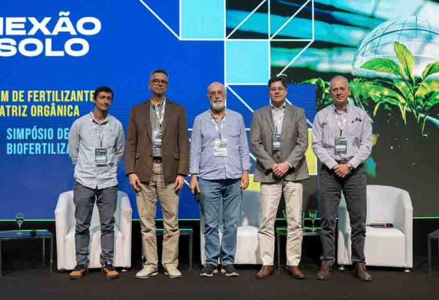 Palestrantes do painel Biofertilizantes e mitigação de estressesDivulgação