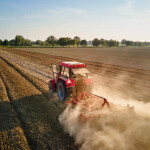 Material, apresentado no III Fórum Agro, traz ainda dados tributários, volumes de CT-es, perfil e regime dos trabalhadores, além de números regionais da economia setorial, comercializados e transacionais. (Shutterstock)