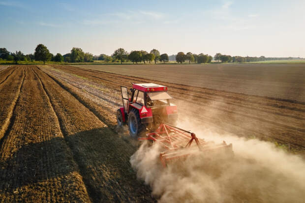 Material, apresentado no III Fórum Agro, traz ainda dados tributários, volumes de CT-es, perfil e regime dos trabalhadores, além de números regionais da economia setorial, comercializados e transacionais. (Shutterstock)