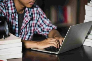 Empresas se unem para capacitar desenvolvedores back-end com as mais modernas ferramentas de IA no desenvolvimento de software. Inscrições foram prorrogadas até janeiro. (Divulgação)