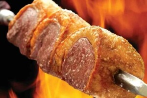 Informações deturpadas sobre o consumo de carne ganham espaço nas redes e colocam em risco a saúde e o desenvolvimento infantil. Movimento a carne do futuro é animal. (Crédito: Divulgação/ Ponto da Picanha/BH)