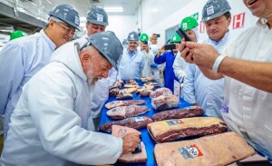 Recorde em agosto mostra potencial do mercado chinês, mas adaptação a padrões de qualidade e tecnologia será decisiva. (Foto Ricardo Stuckert - PR / Portal Gov.br)