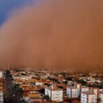 Enquanto parte do país enfrenta onda de calor, sistemas atmosféricos favorecem a ocorrência de chuvas intensas, com risco de temporais e volumes elevados em diferentes regiões. (Mudanças climáticas no brasil / reprodução Internet)