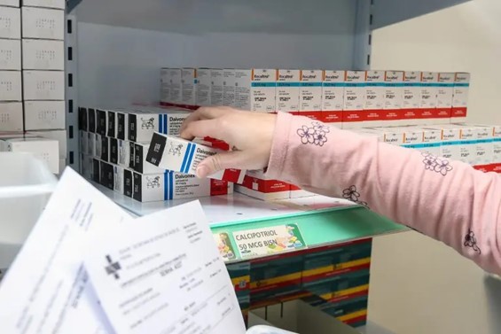 Resolução cria novo padrão nacional de rastreabilidade e segurança para medicamentos controlados e marca um avanço estrutural da saúde digital no Brasil. (Receita médica – Foto: Reprodução) 