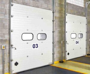 Altas temperaturas e chuvas intensas aumentam os riscos operacionais, entenda como evitar prejuízos nos galpões logísticos. De acordo com Giordania Tavares, CEO da Rayflex, esse cenário reforça a importância de medidas preventivas na infraestrutura dos galpões. (Divulgação)