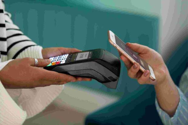 Especialista do Vindi orienta empreendedores adotarem sistemas de pagamentos seguros e consumidores redobrarem cuidados com Pix e cartão com aproximação. (Freepik / divulgação)