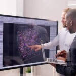 Colaboração estratégica reúne a ampla expertise clínica, dados genômicos e arquitetura da Plataforma Mayo Clinic com as capacidades de pesquisa em inteligência artificial (IA) e aprendizado de máquina (ML) da Merck. (Crédito: Mayo Clinic)