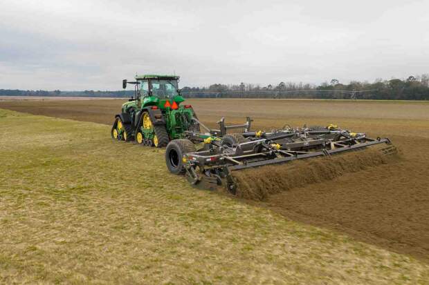 A combinação entre manejo adequado das áreas, tecnologias avançadas e equipamentos de alto desempenho tornou-se essencial para reduzir riscos, otimizar custos e sustentar a competitividade das lavouras em um ambiente agrícola cada vez mais complexo e exigente. (Divulgação)