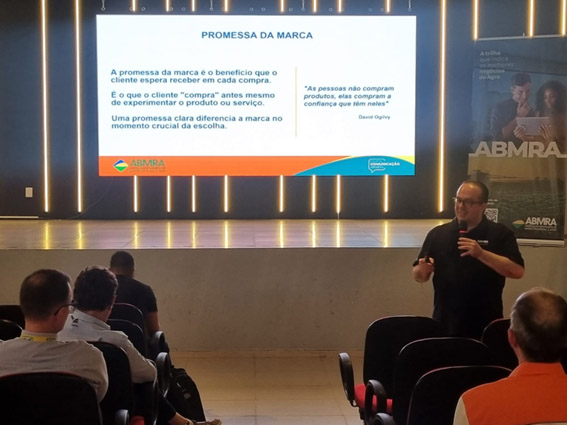 Dados exclusivos de 2025 foram apresentados durante o Fórum ABMRA de Comunicação, no Show Rural Coopavel, e revelam que clima, pragas e doenças e custos de produção são os principais desafios do produtor rural no Paraná. (Divulgação)