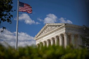 Indústria acompanha, com cautela, os desdobramentos da medida anunciada nesta sexta-feira (20). (Shutterstock)