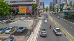 Campanha da SuperSim em Salvador (BA), com estratégia desenvolvida pela agência Purpple e mídia planejada pela CHICOOH+, reforçou o reconhecimento da marca – (Crédito: Divulgação)