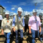 Presidente INB, Tomás Albuquerque, (à esquerda); Ministro GSI, Marcos Amaro, (centro); presidente da ENBPar, Marlos Costa de Andrade visitam planta química. (Divulgação)