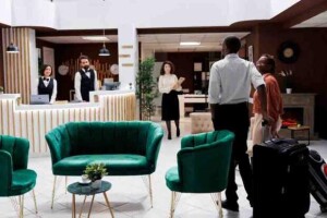 Mudança representa uma economia real de tempo e custos operacionais, além de garantir mais segurança jurídica. A transição para o modelo digital é amparada pela Lei Geral do Turismo (Lei 14.978, de 2025). (Foto: Freepik / divulgação)