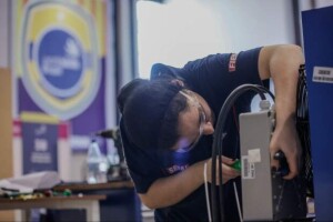 Iniciativa busca atrair jovens talentos no Espírito Santo para atuar em projetos de engenharia, tecnologia e gestão. (Crédito: Wallace Martins / SENAI / relacionada)