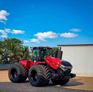 Durante a Expodireto Cotrijal, que acontece de 9 a 13 de março, em Não-Me-Toque (RS), a Titan Pneus levará sua linha completa, com destaque para o LSW1250/35R46, o maior já produzido na América Latina na área agrícola, além de soluções para os cultivos de arroz, soja e milho. (Divulgação Titan)