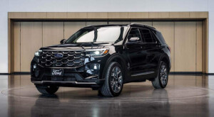 O veículo celebra a conexão em comum com a cidade de Chicago, onde o Pontífice nasceu e a fábrica da Ford opera há mais de 100 anos. (Foto: divulgação)