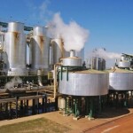 Na primeira metade de março, a fabricação de etanol pelas unidades do Centro-Sul atingiu 459,67 milhões de litros, sendo 291,26 milhões de litros de etanol hidratado e 168,41 milhões de litros de etanol anidro. (Foto: Usina de produção de etanol (Foto: Senar/PR)