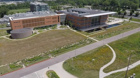 Um sistema integrado de tecnologias irá substituir o plantio centenário de colmos por um sistema mais leve, preciso e sustentável, conectando inovação à visão de dobrar à produtividade do setor até 2040. (Centro de Tecnologia Canavieira (CTC) / divulgação)