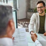 Com uma crescente demanda por competências, empresas lidam com escassez e exigências mais altas. (Foto: Freepik)Com uma crescente demanda por competências, empresas lidam com escassez e exigências mais altas. (Foto: Freepik)