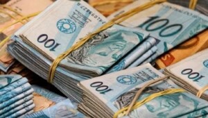 Criada pela CACB em parceria com a ACSP, a plataforma contabiliza continuamente a saída de recursos dos cofres públicos, que englobam despesas com previdência, pessoal, encargos sociais, além de investimentos (obras, inversões financeiras em aquisição de imóveis, entre outros). (Divulgação).