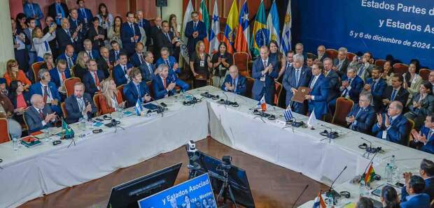 Tratado elimina até 95% das tarifas e exige certificação digital via Paraguai; Câmara de Comércio Brasil Paraguai destaca necessidade de adequação técnica para garantir benefícios.  (Imagem: Ricardo Stuckert/PR)